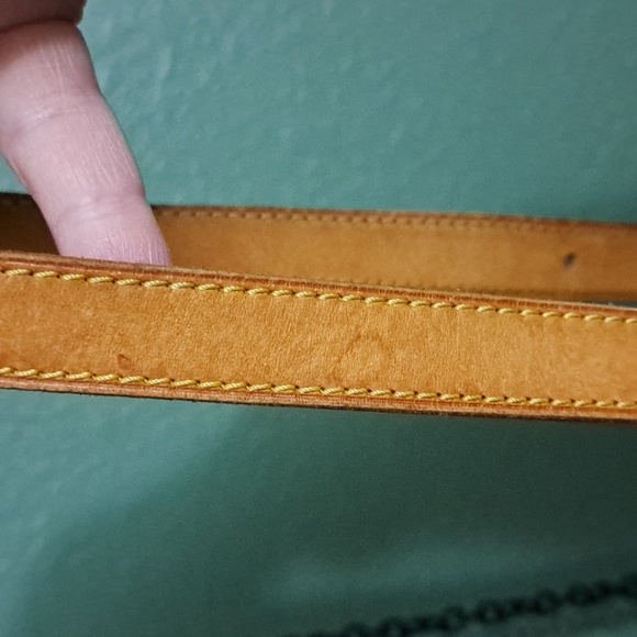 Louis Vuitton Purse - Picture 3 of 15